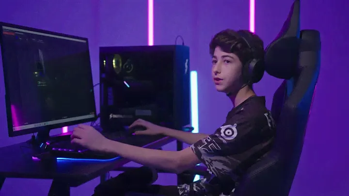 FaZe Megga with the SteelSeries Rival 3 Mouse